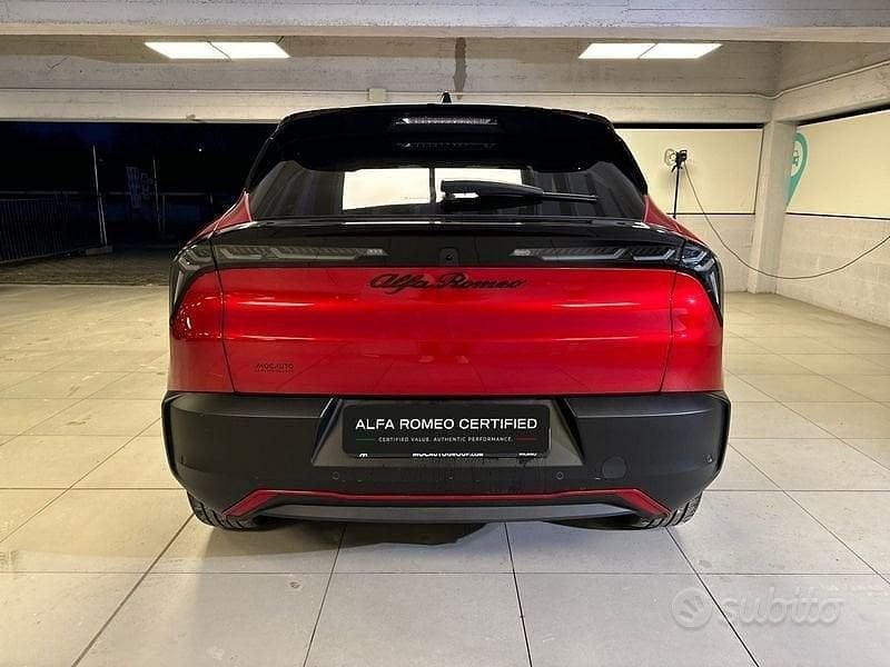 Usata Alfa Romeo Junior Edizione Speciale 114 kW (156 CV) 2025 Rosso SUV