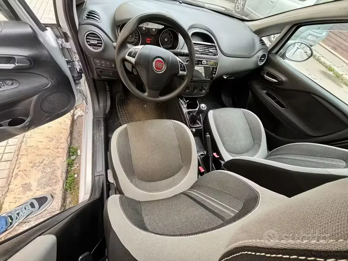 Usata Fiat Punto Pop 75 CV (55 kW) 2012 Grigio Utilitaria