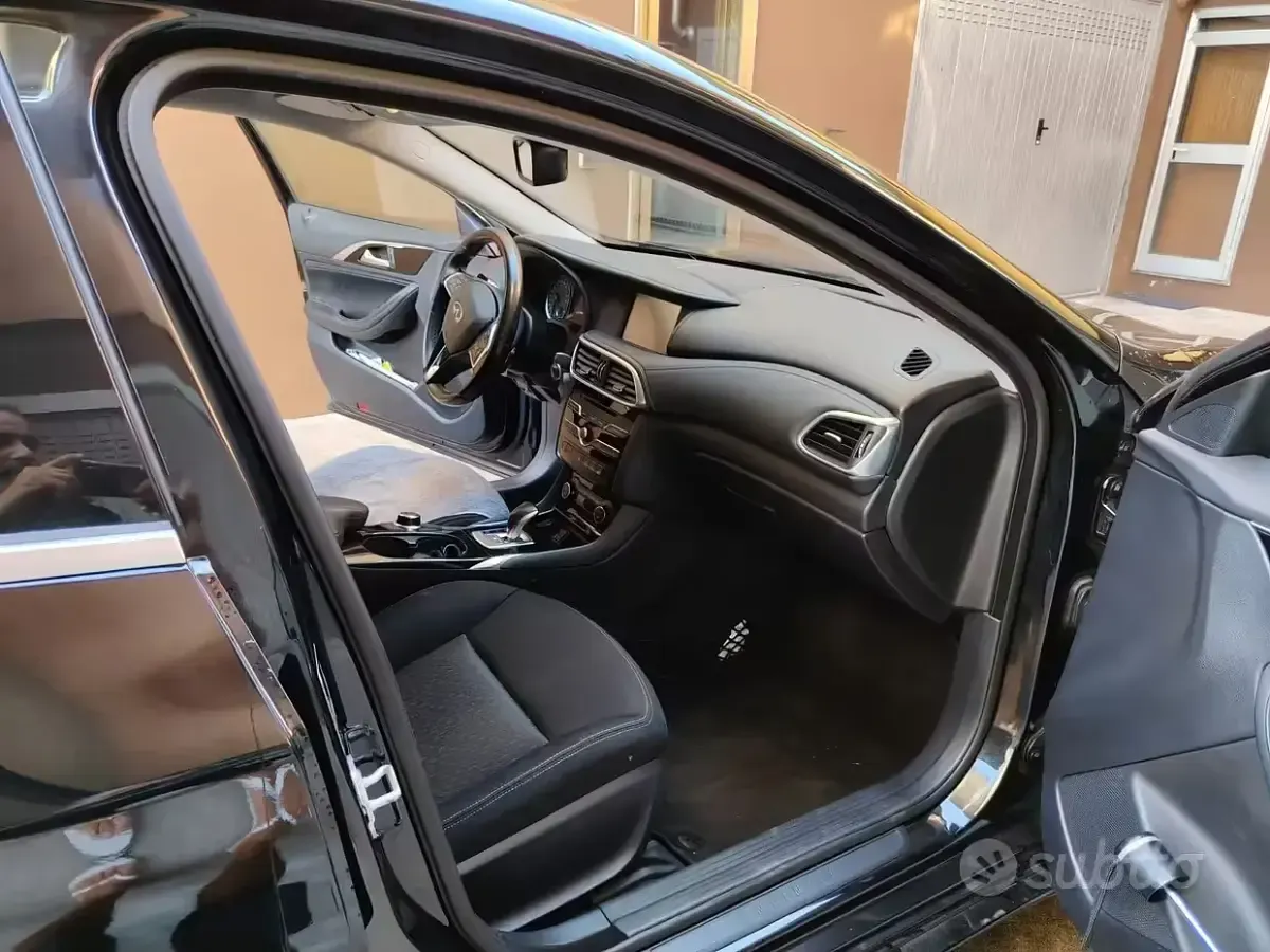 Usata Infiniti Q30 109 CV (80 kW) 2018 Berlina