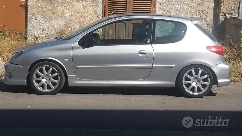 Usata 2000 Peugeot 206 GT Tre volumi | 6500 € - Immagine 1/3