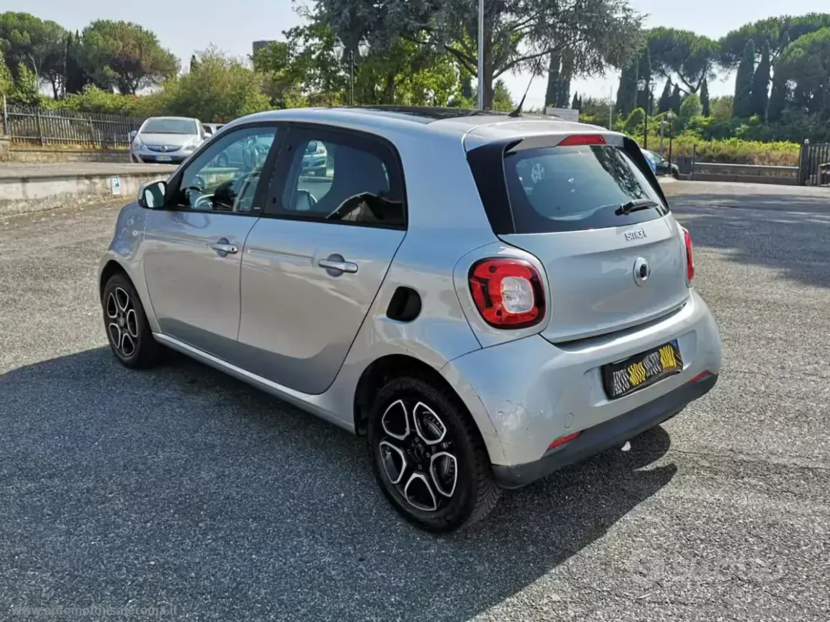 Usata Smart ForFour Passion 71 CV (52 kW) 2018 Argento Utilitaria