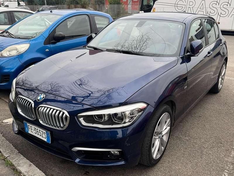 Usata BMW 118 Urban Line 150 CV (110 kW) 2016 Blu/azzurro Utilitaria
