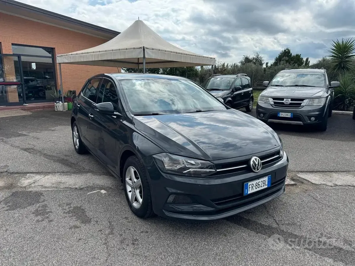 Usata VW Polo Comfortline 95 CV (69 kW) 2018 Grigio Utilitaria