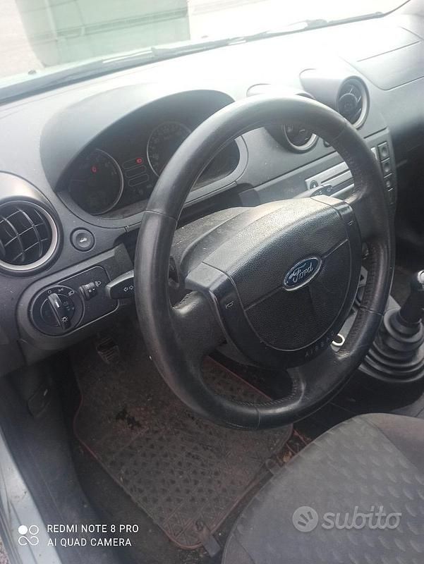 Usata Ford Fiesta 2004 Utilitaria