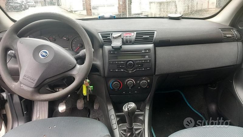 Usata Fiat Stilo 80 CV (58 kW) 2003 Grigio Station wagon