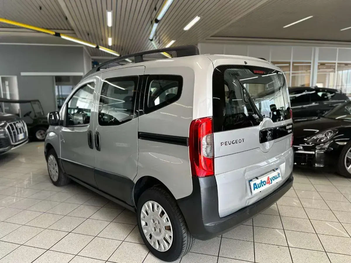 Usata Peugeot Bipper Active 75 CV (55 kW) 2013 Argento Monovolume