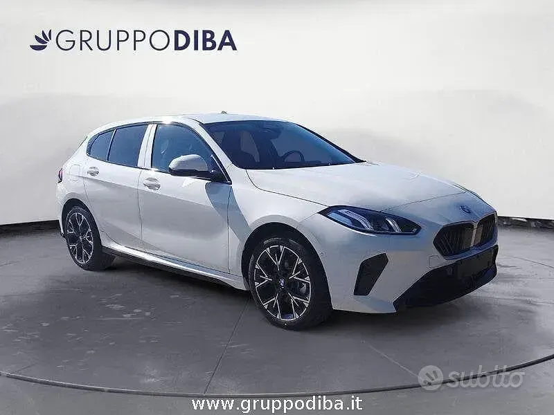 Nuova BMW 116 Efficient Dynamics 122 CV (89 kW) 2026 Bianco Utilitaria
