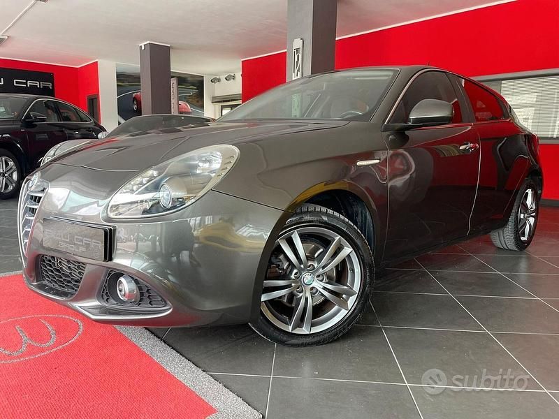 Usata Alfa Romeo Giulietta Exclusive 150 CV (110 kW) 2014 Grigio Utilitaria