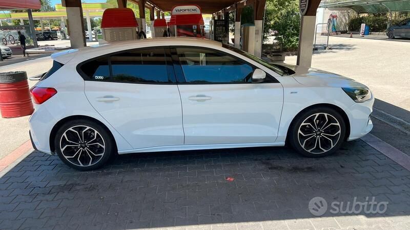 Usata Ford Focus ST-Line 120 CV (88 kW) 2019 Bianco Berlina