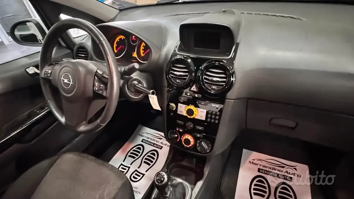 Usata Opel Corsa Edition 75 CV (55 kW) 2013 Bianco Utilitaria
