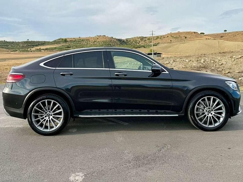 Usata Mercedes GLC300 Premium Plus 245 CV (180 kW) 2020 Onixgrey Coupé