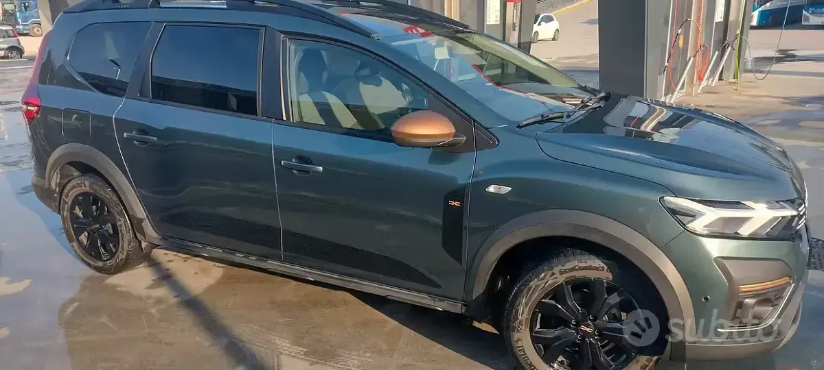 Usata Dacia Jogger 101 CV (74 kW) 2023 Verde Monovolume