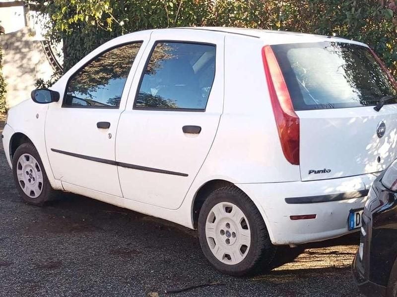 Bianco Usata 2006 Fiat Punto Tre volumi | 1000 € (Ottimo prezzo) - Immagine 1/1