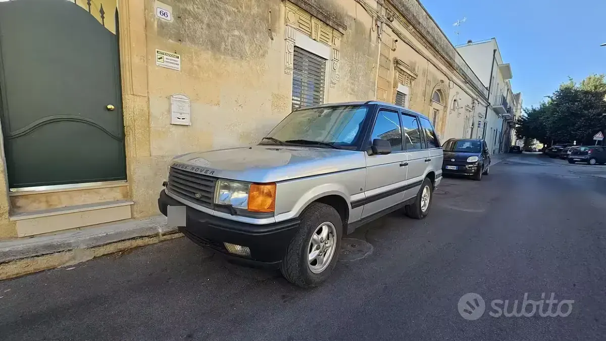 Usata Land Rover Range Rover 138 CV (101 kW) 1998 Grigio SUV