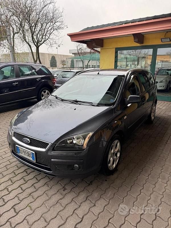 Nero Usata 2007 Ford Focus Station wagon | 1790 € (Ottimo prezzo) - Immagine 1/4