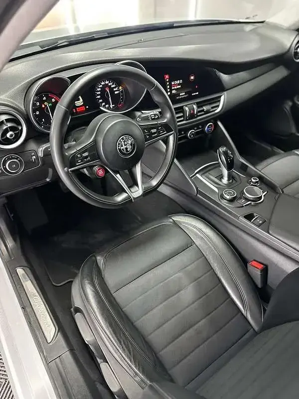 Usata Alfa Romeo Giulia Business 179 CV (131 kW) 2017 Berlina