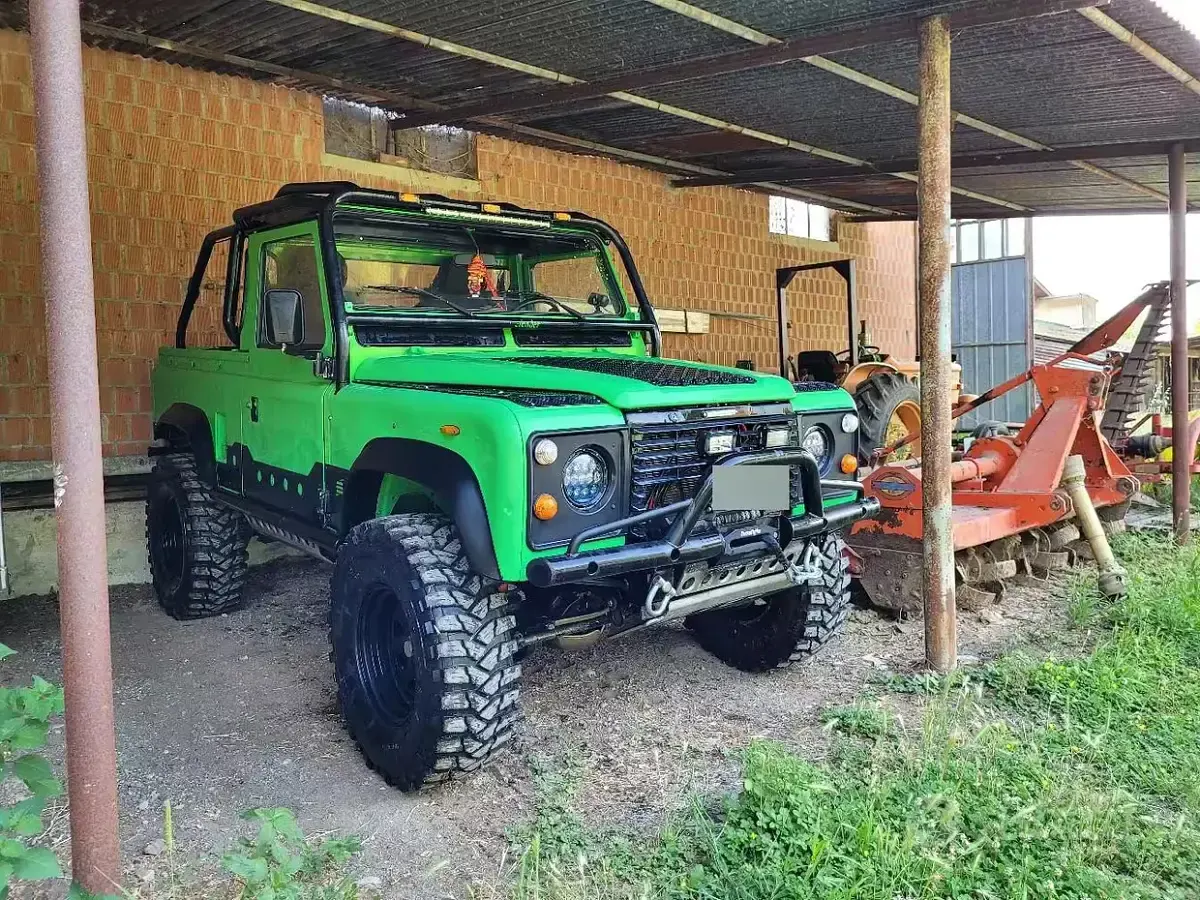 Usata Land Rover Defender 86 CV (63 kW) 1989 SUV