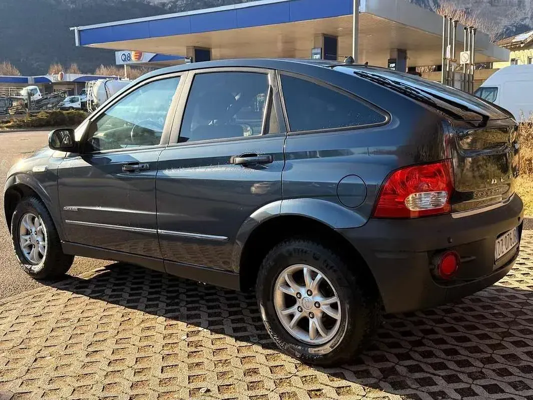 Usata SsangYong Actyon 141 CV (103 kW) 2009 Grigio SUV
