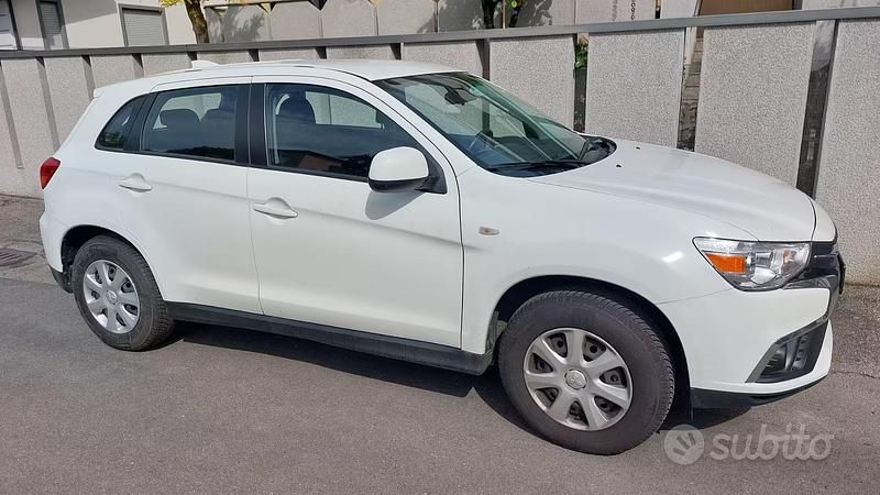 Usata Mitsubishi ASX 117 CV (86 kW) 2018 Bianco SUV