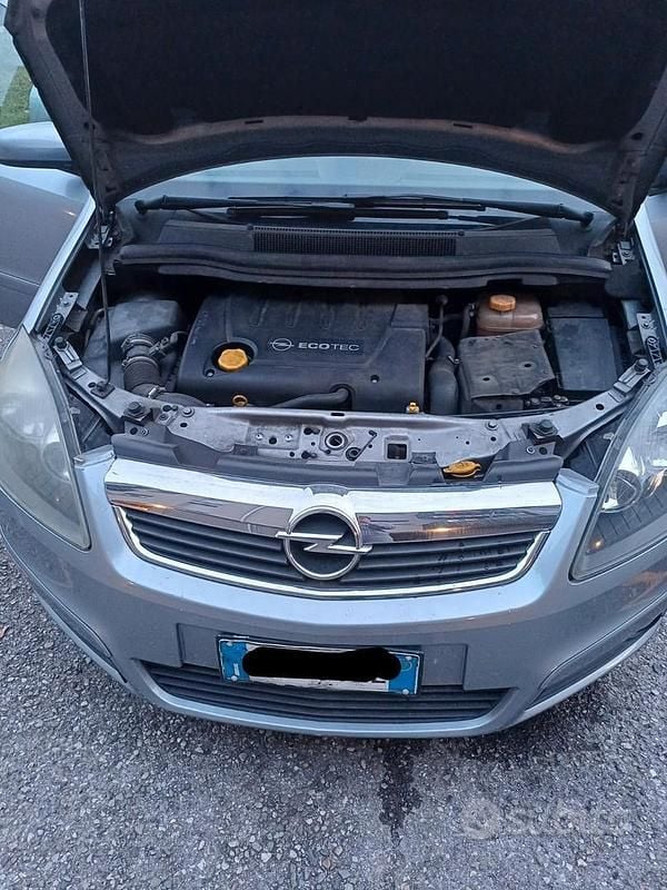Usata Opel Zafira Cosmo 2007 Grigio Monovolume