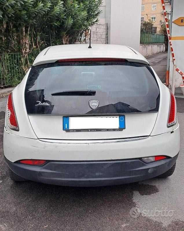 Usata Lancia Delta 120 CV (88 kW) 2011 Bianco Utilitaria