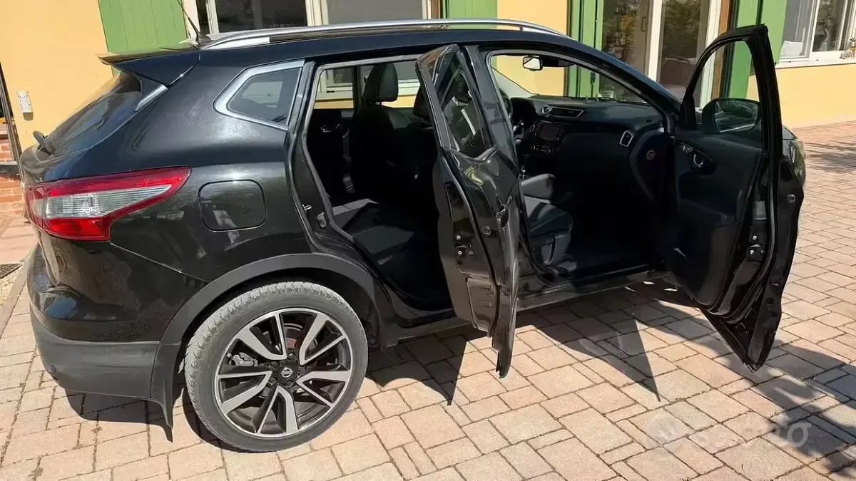 Usata Nissan Qashqai 131 CV (96 kW) 2015 Nero SUV