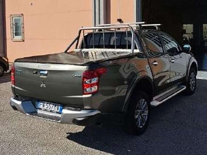 Occasion Mitsubishi L200 Intense 181 PK (133 kW) 2017 Grijs Pickup