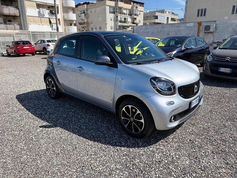 Begagnad Smart ForFour 61 HK (44 kW) 2017 Grå Halvkombi