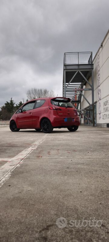 Usata Mitsubishi Colt 75 CV (55 kW) 2010 Rosso Utilitaria