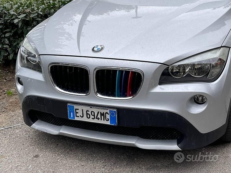 Grigio Usata 2011 BMW X1 SUV | 8000 € (Molto cara) - Immagine 1/4