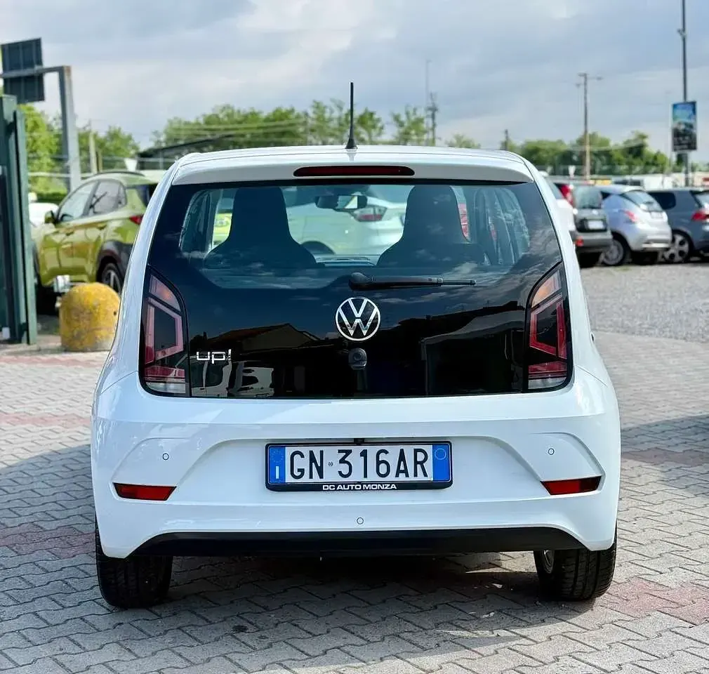 Usata VW up! Move 65 CV (47 kW) 2023 Bianco Utilitaria