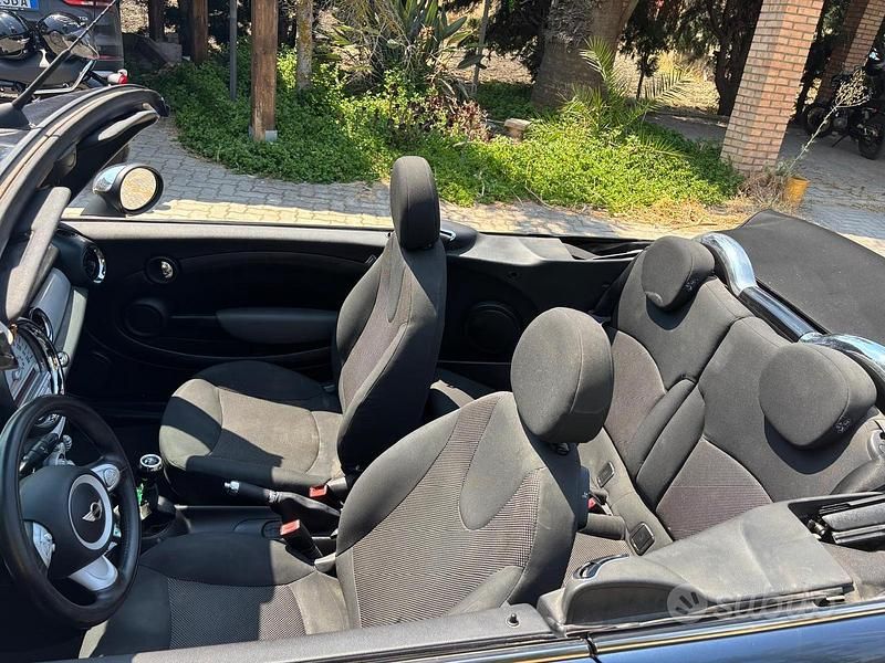 Usata Mini Cooper Cabriolet 122 CV (89 kW) 2010 Cabrio
