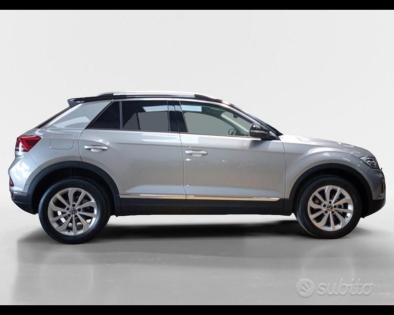 Nuova VW T-Roc Style 116 CV (85 kW) 2025 Grigio SUV