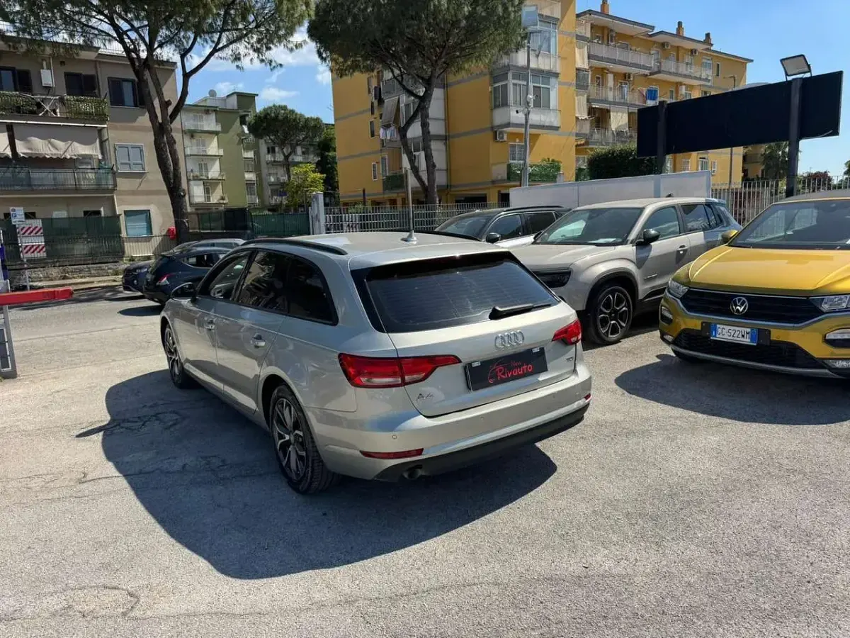 Usata Audi A4 Business 150 CV (110 kW) 2016 Bronzo Station wagon