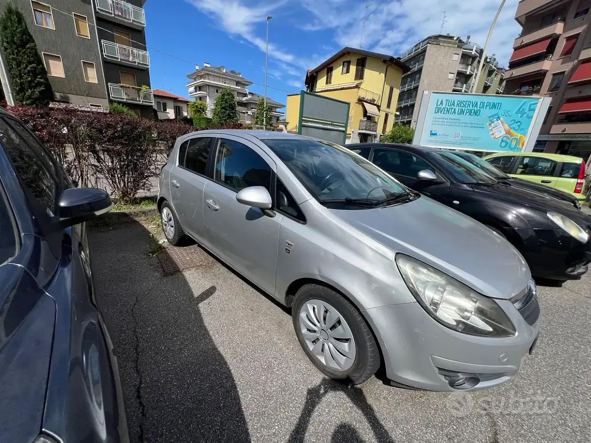 Usata Opel Corsa Club 85 CV (62 kW) 2011 Grigio Utilitaria