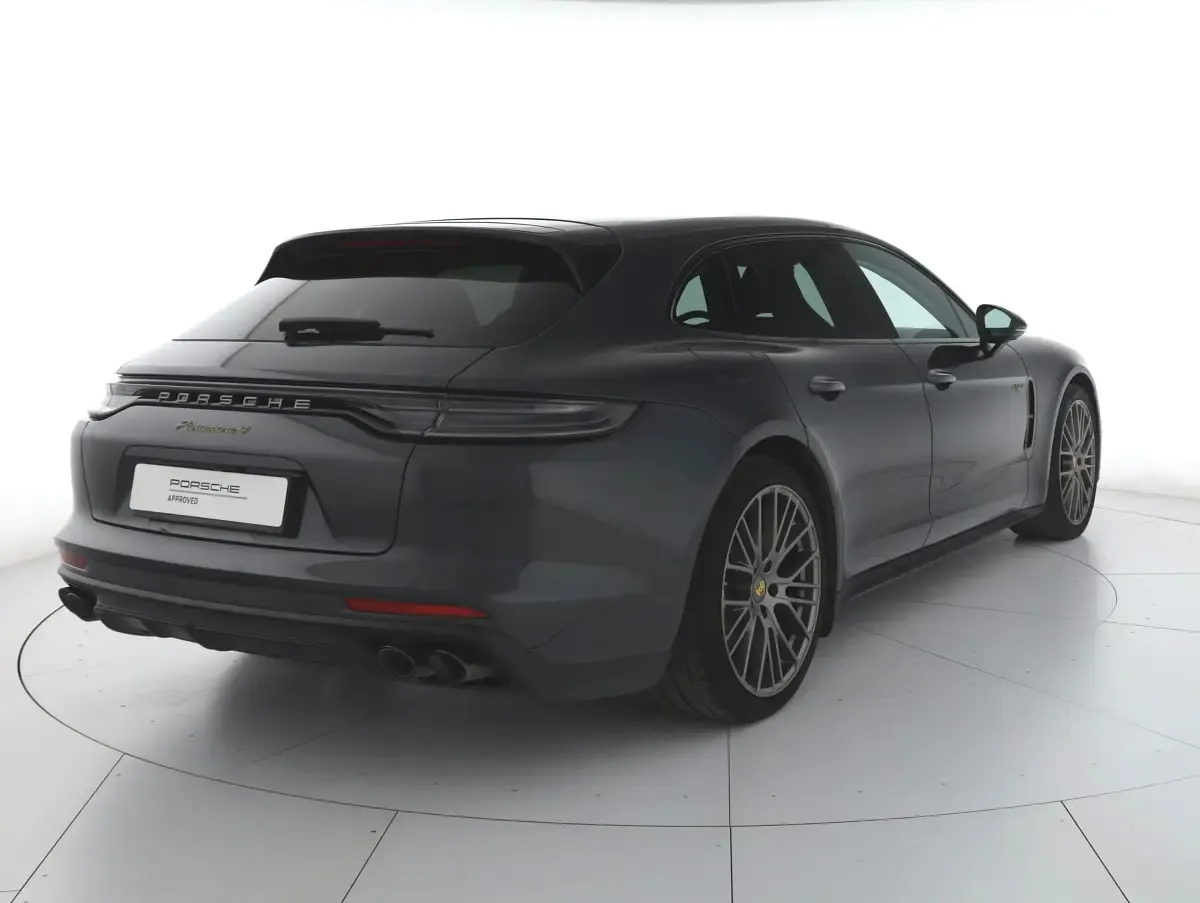 Usata Porsche Panamera 4 E-Hybrid Sport Turismo Platinum Edition 2023 Grigio vulcano metallizzato Station wagon
