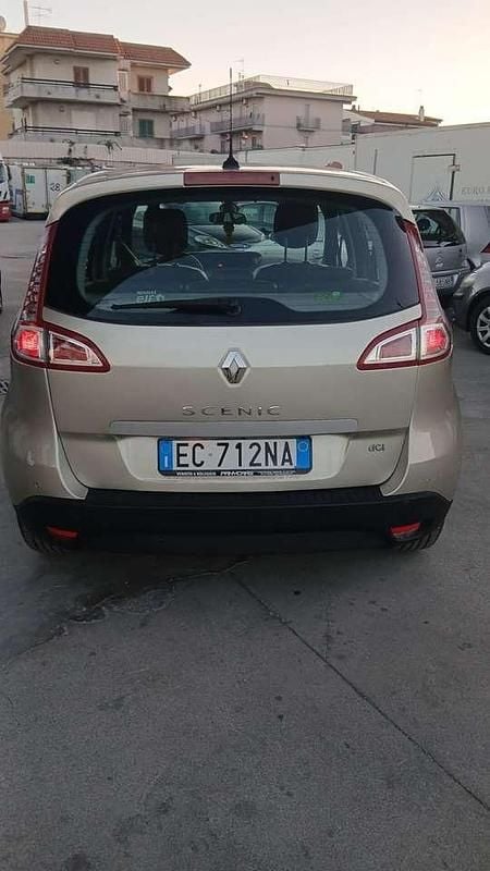 Usata Renault Scénic III Luxe 110 CV (80 kW) 2010 Oro Monovolume
