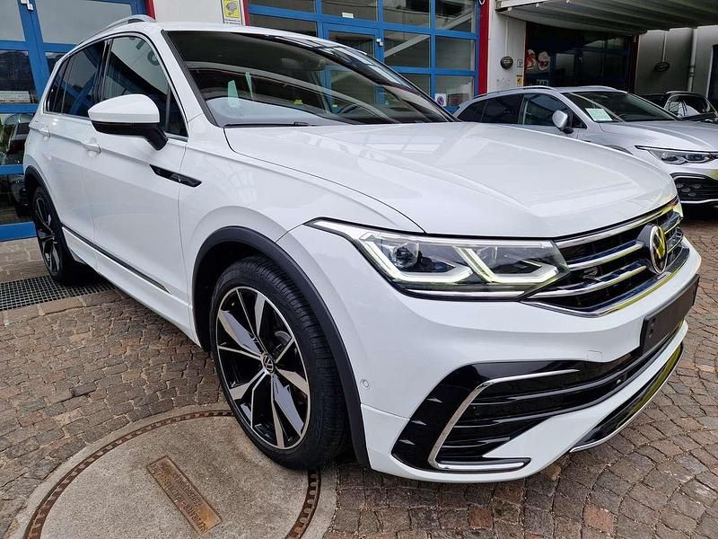 Usata VW Tiguan R-line 200 CV (147 kW) 2021 Pure white SUV