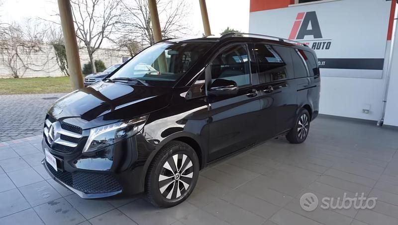 Usata Mercedes V300 Premium 237 CV (174 kW) 2024 Nero Monovolume