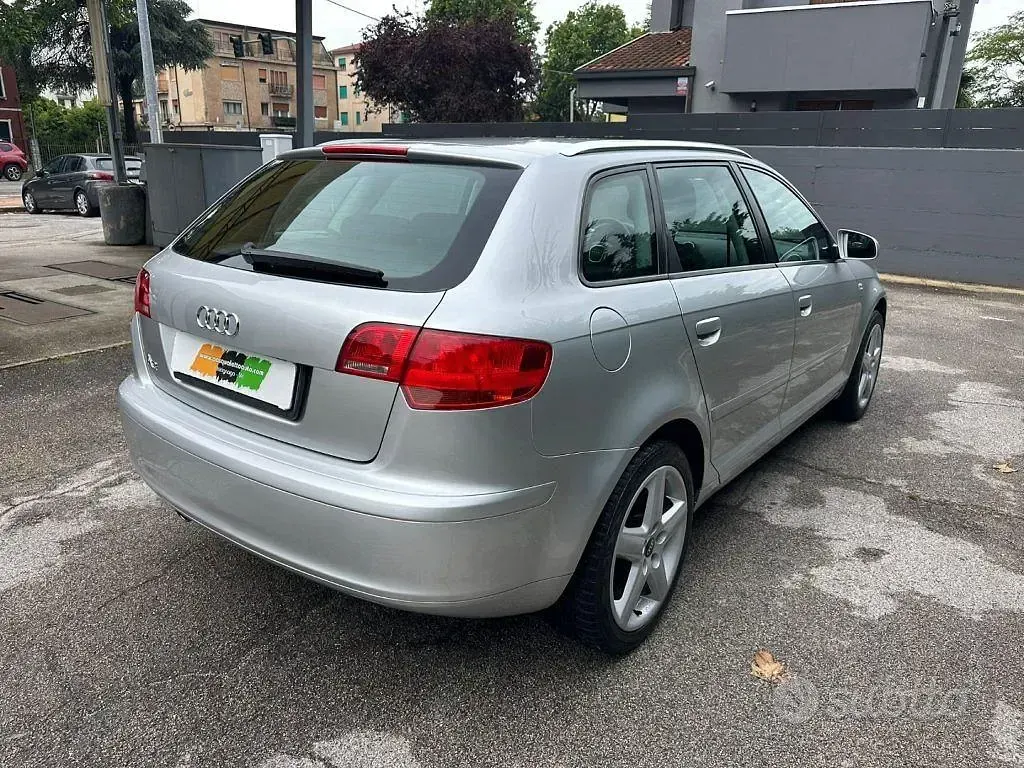 Usata Audi A3 Attraction 116 CV (85 kW) 2005 Grigio Utilitaria