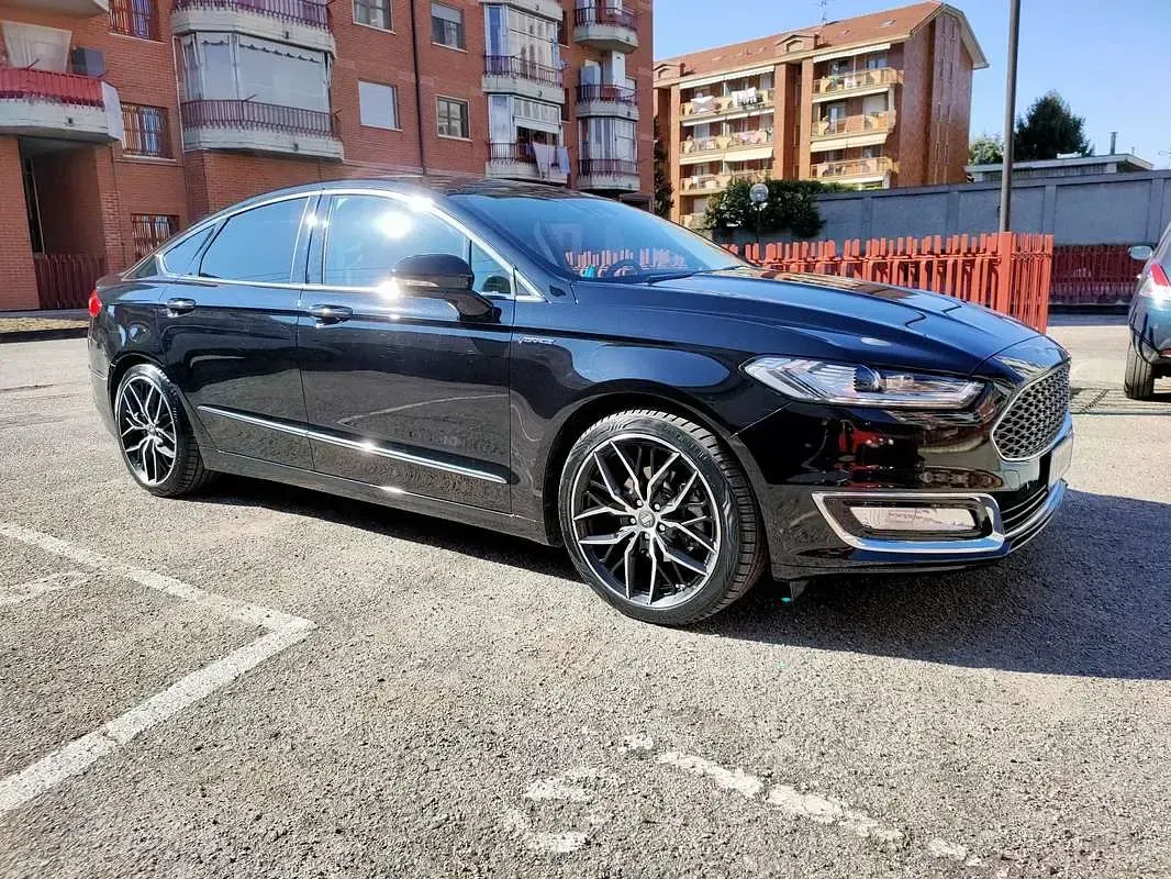 Usata Ford Mondeo Vignale 140 CV (102 kW) 2019 Berlina