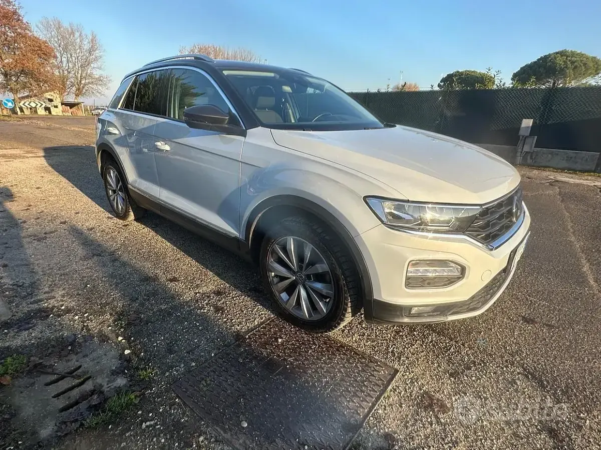 Usata VW T-Roc Style 150 CV (110 kW) 2018 Grigio SUV