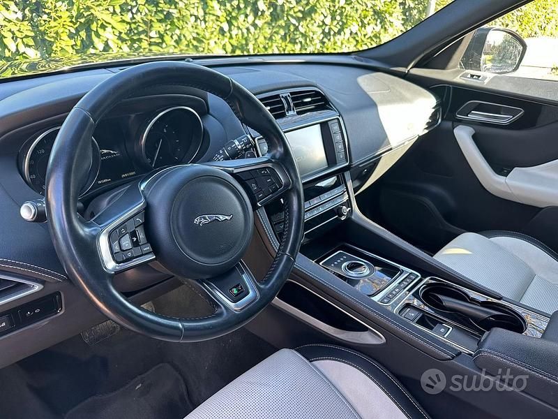 Usata Jaguar F-Pace 2016 Grigio SUV