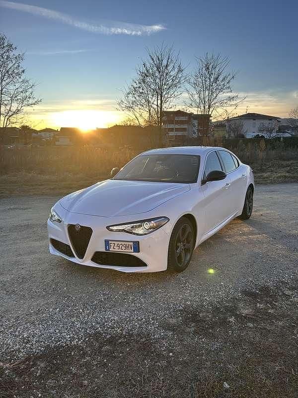 Usata Alfa Romeo Giulia Executive 190 CV (139 kW) 2019 Bianco Berlina