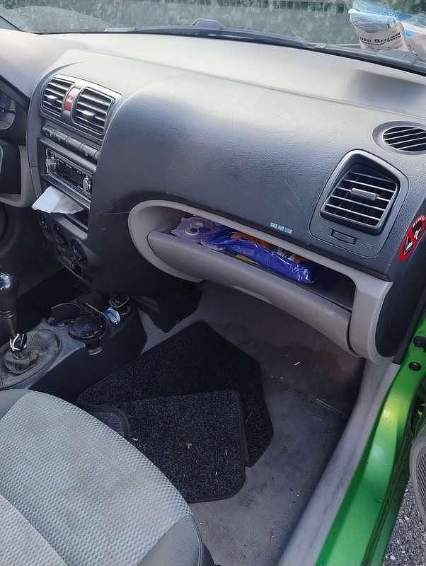 Usata Kia Picanto EX 65 CV (47 kW) 2004 Verde Utilitaria