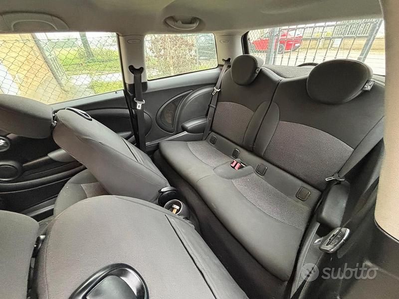 Usata Mini ONE 75 CV (55 kW) 2010 Grigio Utilitaria