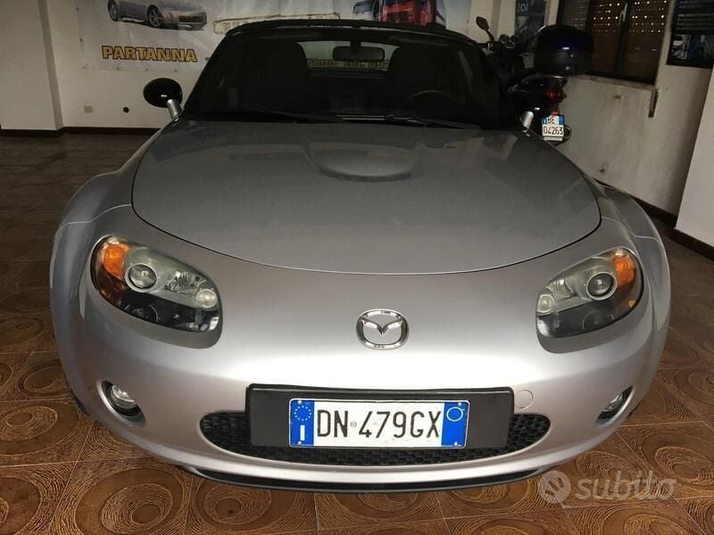 Usata Mazda MX5 126 CV (92 kW) 2008 Grigio Cabrio
