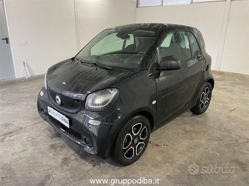 Nero Usata 2018 Smart ForTwo Electric Drive Passion Tre volumi | 9850 € (Buon prezzo) - Immagine 1/4