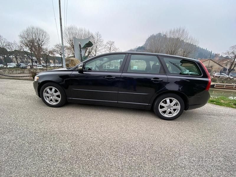 Usata Volvo V50 114 CV (83 kW) 2012 Nero Station wagon