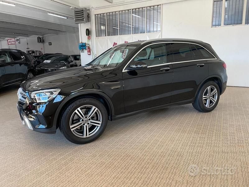 Usata Mercedes GLC200 Executive 163 CV (119 kW) 2021 Nero SUV